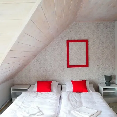 Niewinne - Burgundia Feriehus Żywiec